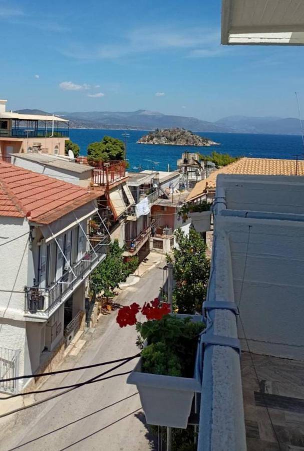 Triple Room with Shower in Tolo (Grèce), Argolide