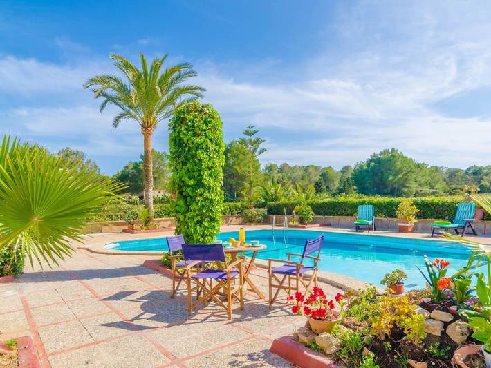 Finca mit Pool für 6 Personen, mit Terrasse und Garten sowie Pool in Es Trenc