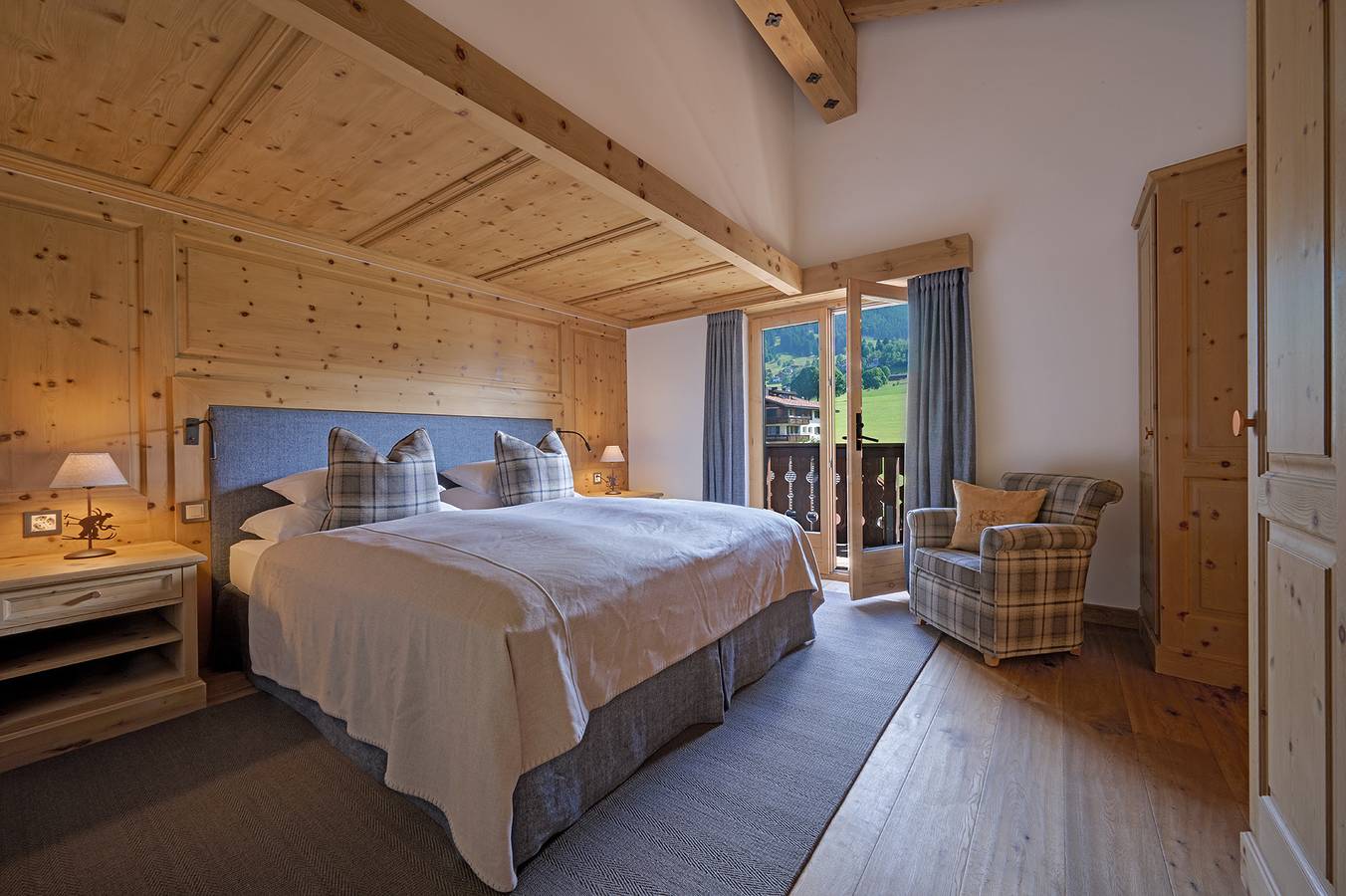 Ganze Wohnung, Ferienwohnung 'Steinbock B' mit Bergblick, Balkon und Wi-Fi in Klosters-Serneus, Plessur Alpen