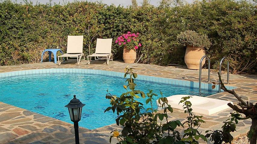 Villa for 4 people, with garden and pool in Rethymnon