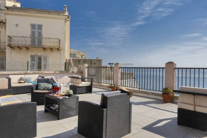 Gîte pour 6 personnes, avec terrasse à Brando - 4