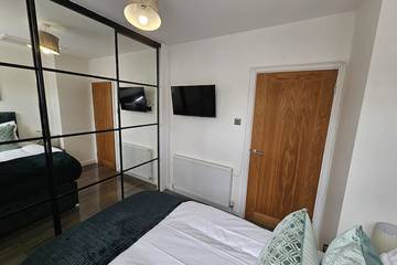 Apartment for 6 People in Merseyside, Photo 2