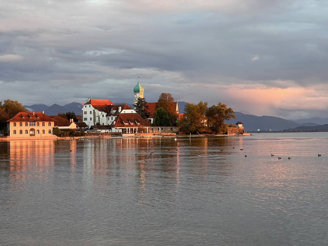 Ganze Ferienwohnung, Ferienwohnung Milan, Klawitter - Ferienwohnung Milan 60 qm 1 Schafzimmer max. 2 Personen in Wasserburg (Bodensee), Bayerisch Schwaben