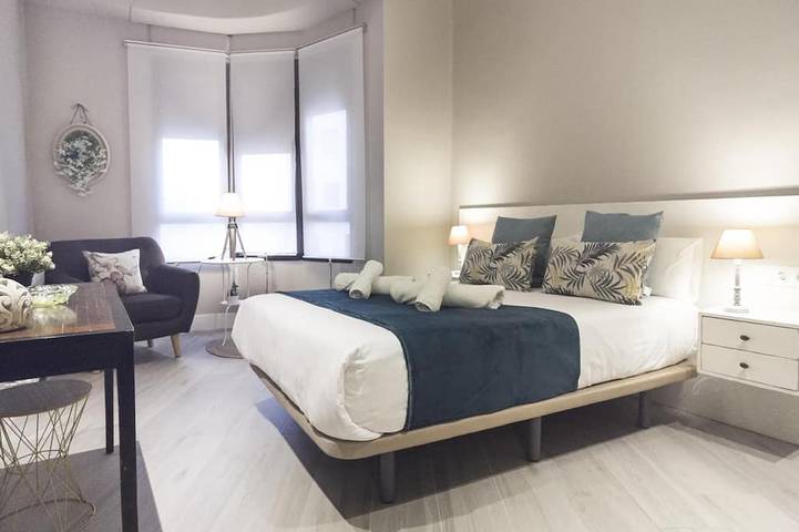 Apartamento entero, Pl Ayuntamiento Mercado Central - Centro histórico - 4 hab. 8 pax in Valencia City Centre, Valencia