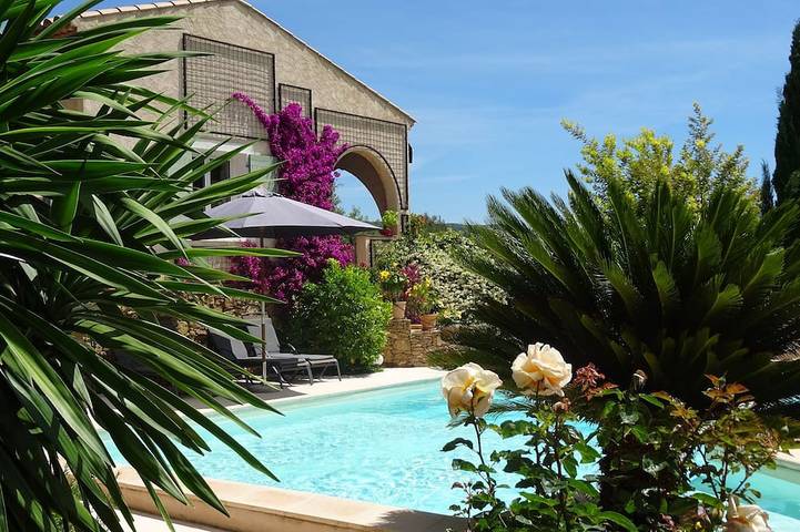 Villa pour 18 personnes, avec Balcon ainsi que Jacuzzi et Jardin à Le Beausset