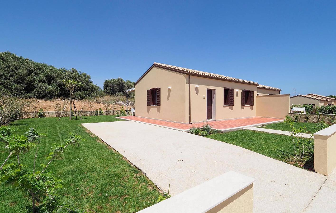 Elegante appartamento 1BR con terrazza vicino alla spiaggia di Maganuco in Marina di Modica, Modica
