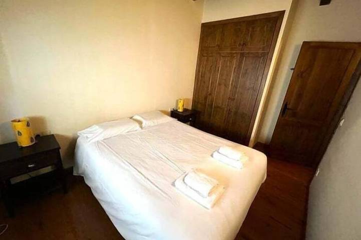 House 3 rooms Fireplace, Garden, Views, BBQ & Pet-Friendly in Bellver de Cerdanya, Catalan Pyrenees