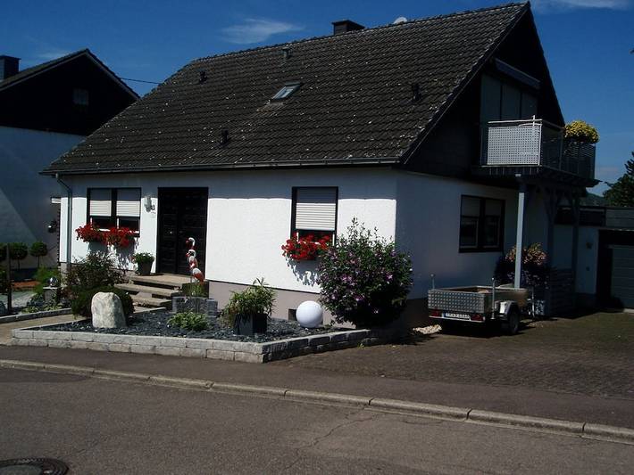 Ferienhaus für 2 Personen, mit Balkon und Garten in Serrig
