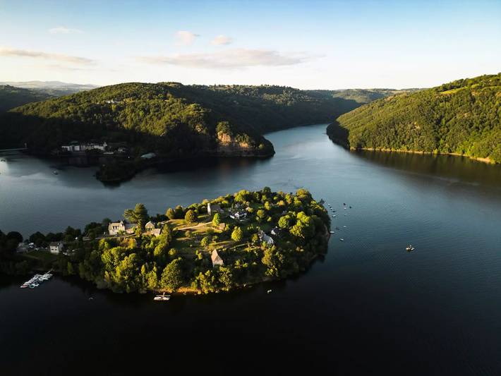 Camping pour 6 personnes, avec Vue dans L'Aubrac