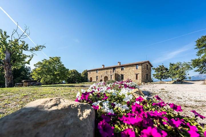 Casale con piscina privata in esclusiva - Bio Agriturismo Assiolo in Gualdo Tadino, Perugia e dintorni