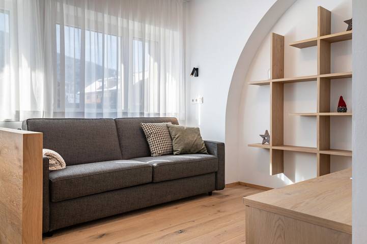 Ganze Wohnung, Ferienwohnung 'Mountain Meadows Apt 1' mit Bergblick, privater Terrasse und Wlan in Mitterolang, Olang