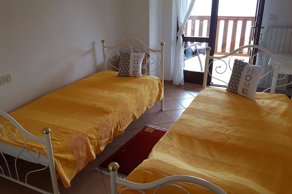 Ferienhaus in Tremosine mit wunderbarem Panoramablick & Pool in Pregasio, Tremosine