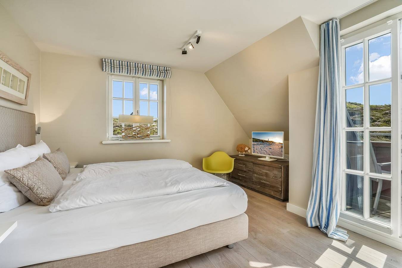 Modernes Ferienhaus mit 3 Schlafzimmern mit Terrasse, Strandkorb und Kamin in Hörnum, Sylt