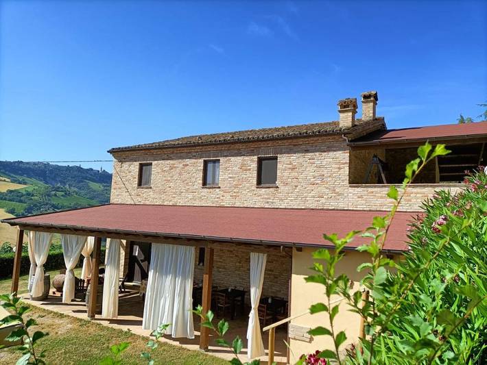 Ferienwohnung für 4 Personen, mit Terrasse und Garten sowie Ausblick in Ripatransone