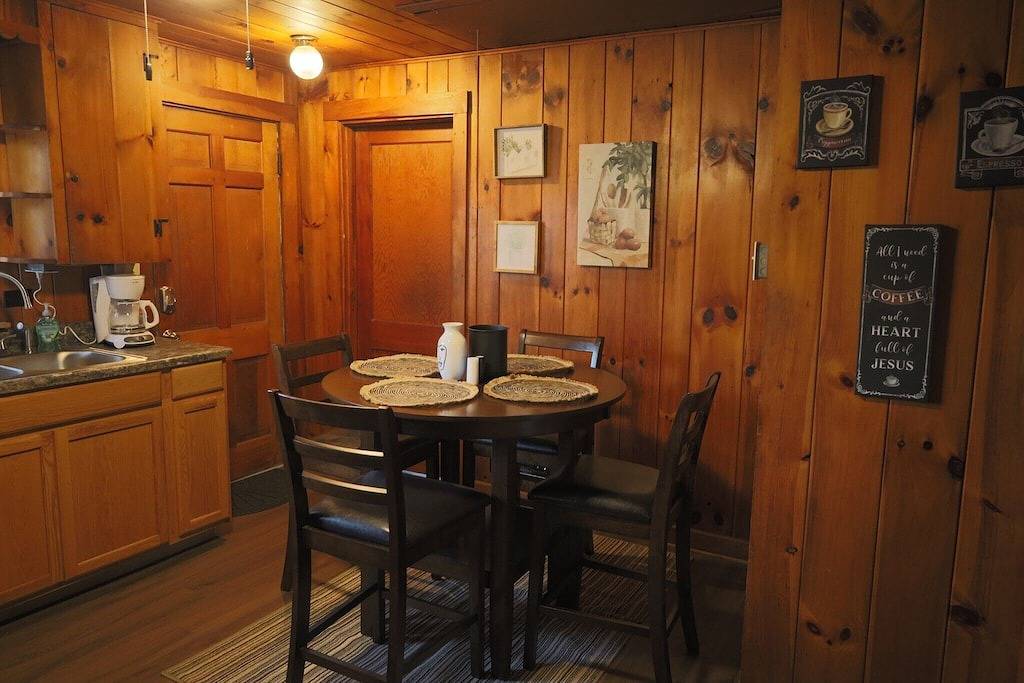 Stay in a Vintage Gatlinburg Motel! Now Pet Friendly! in Gatlinburg, Sevier County