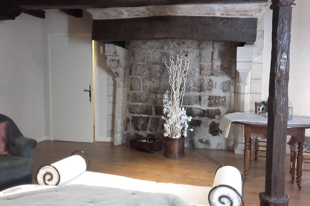 Apartamento entero, The Red House 3 * Chinon medieval center parking incluido in Chinon, Valle del Loira