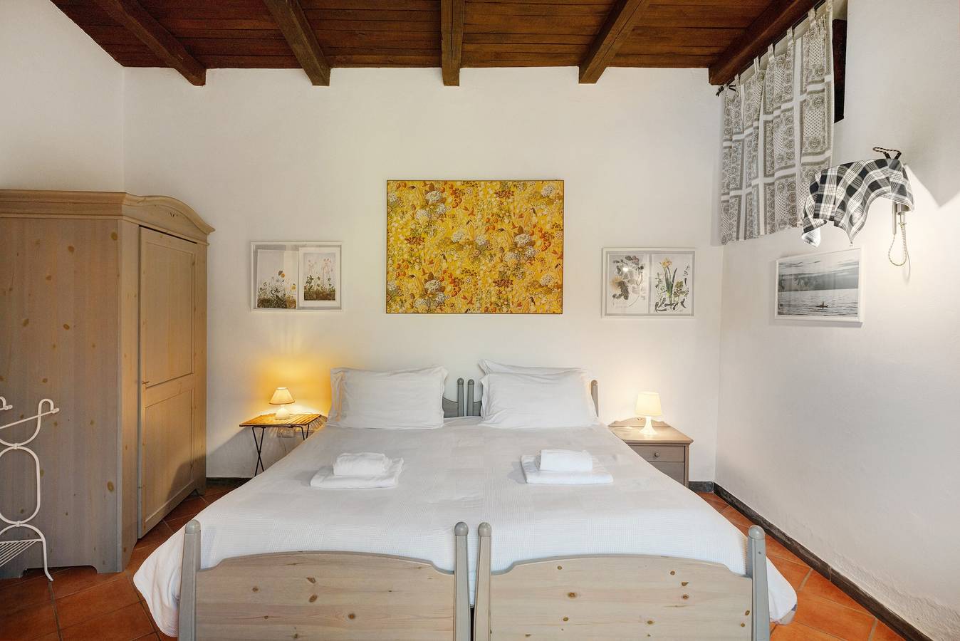 Agriturismo 'Double Room with Garden' with Mountain View, Shared Pool and Wi-Fi in Fisciano, Salerno Province