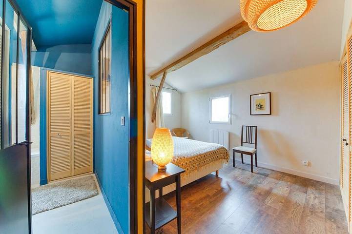 Location de vacances pour 10 personnes, avec terrasse et jardin, animaux acceptés à Lussac - 4