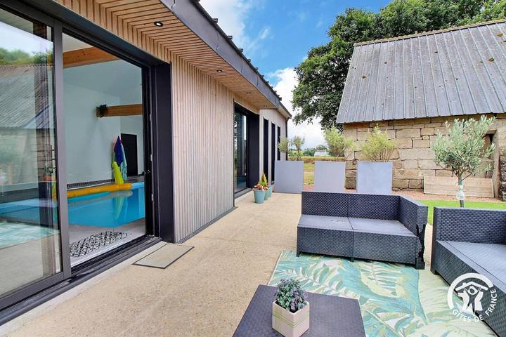 Gîte pour 10 personnes, avec jardin ainsi que terrasse et piscine dans Pluméliau-Bieuzy - 3