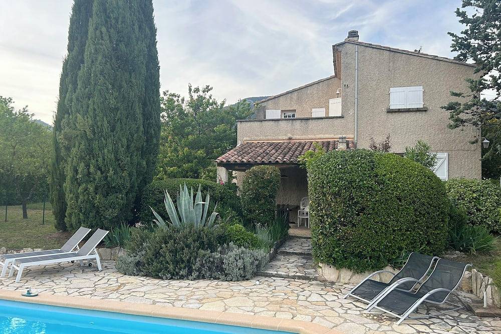Grande Maison Provençale avec piscine près de cirquit Paul Recard à Signes in Signes, Côte méditerranéenne (France)