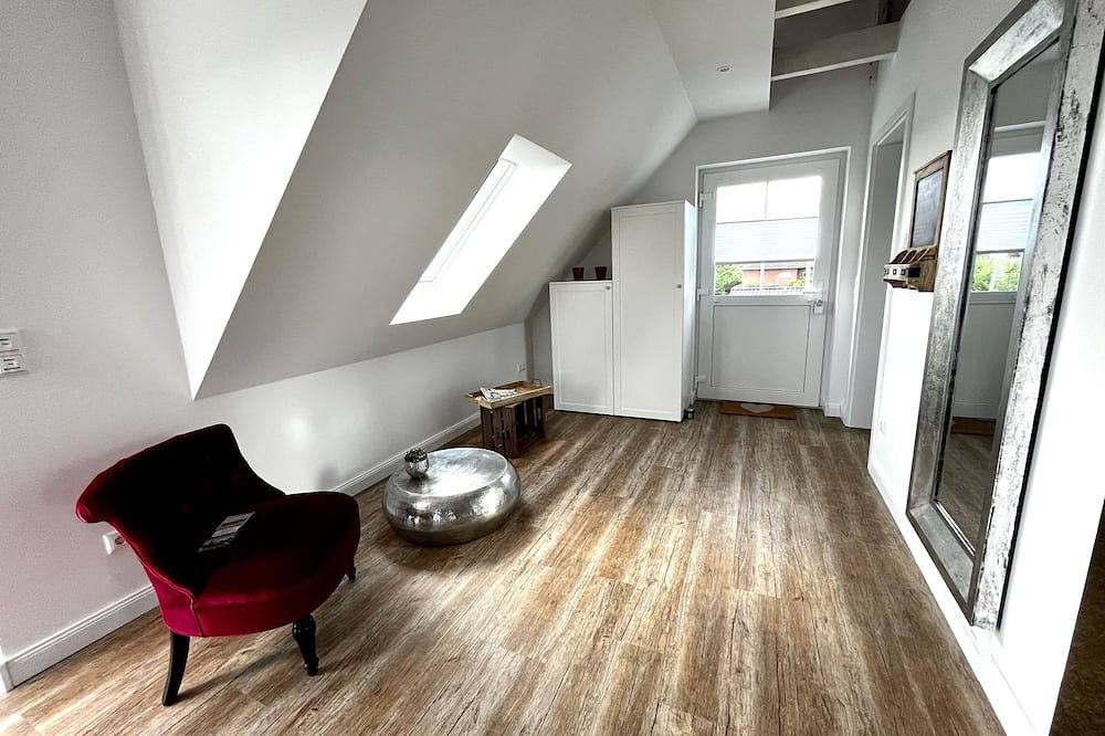 Loft mit Elbdeichblick und Wallbox in Hollern-Twielenfleth, Cuxland