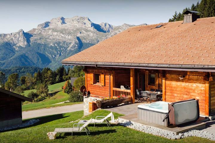 Chalet pour 8 personnes, avec Balcon et Jacuzzi ainsi que Terrasse et Jardin à Manigod - 2