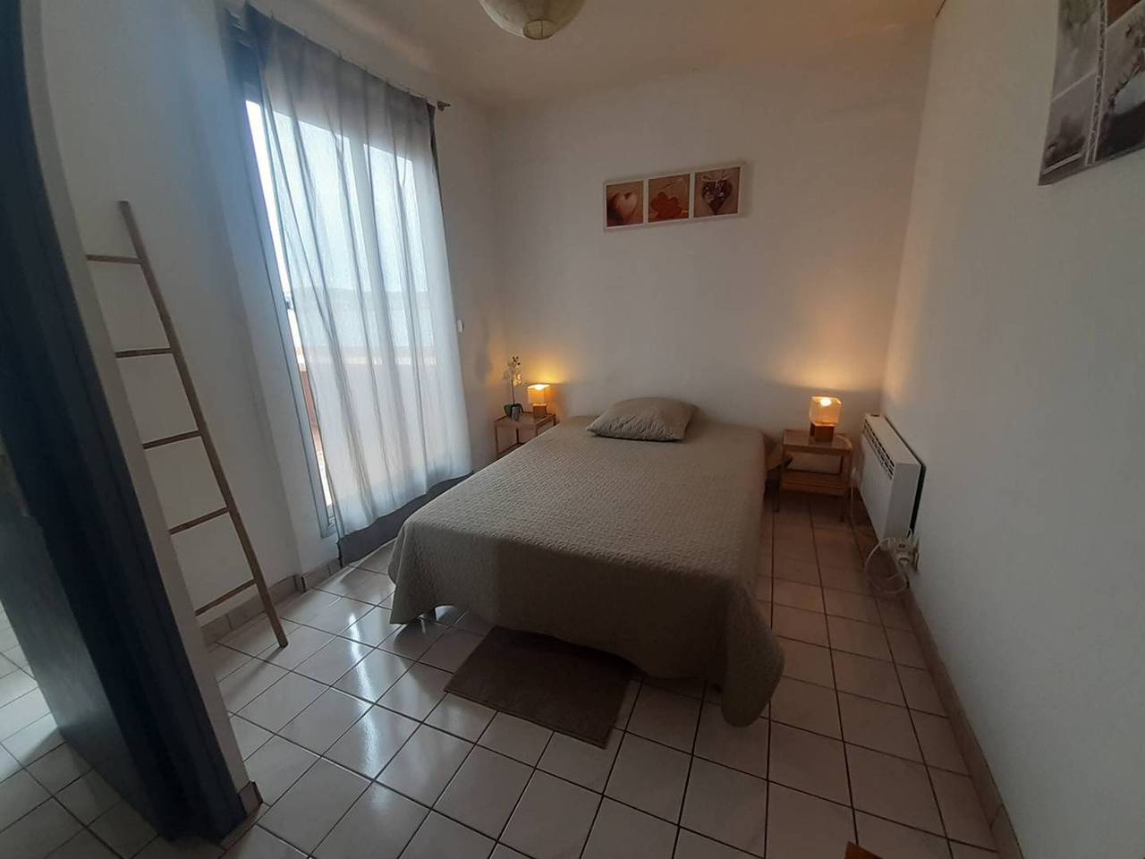Entire apartment, Cozy T2 near Thau Lagoon with Balcony and Modern Amenities in Balaruc-les-Bains, Côte d'Améthyste
