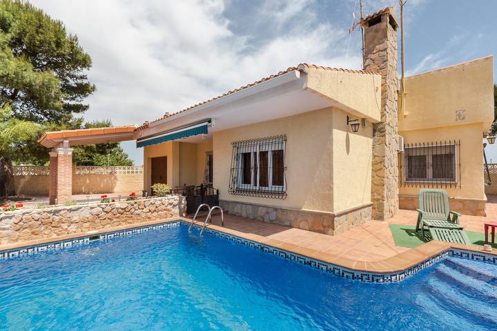 Vacation rental for 7 people, with Yard in Costa Cálida