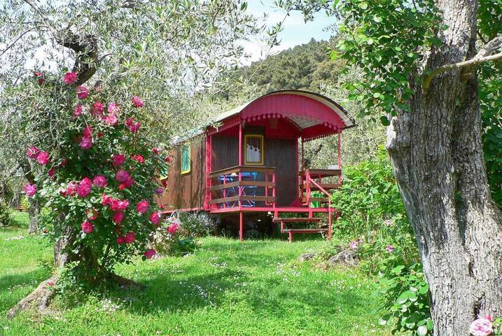 Camping für 2 Personen, mit Balkon und Terrasse sowie Garten und Pool an der Versilia
