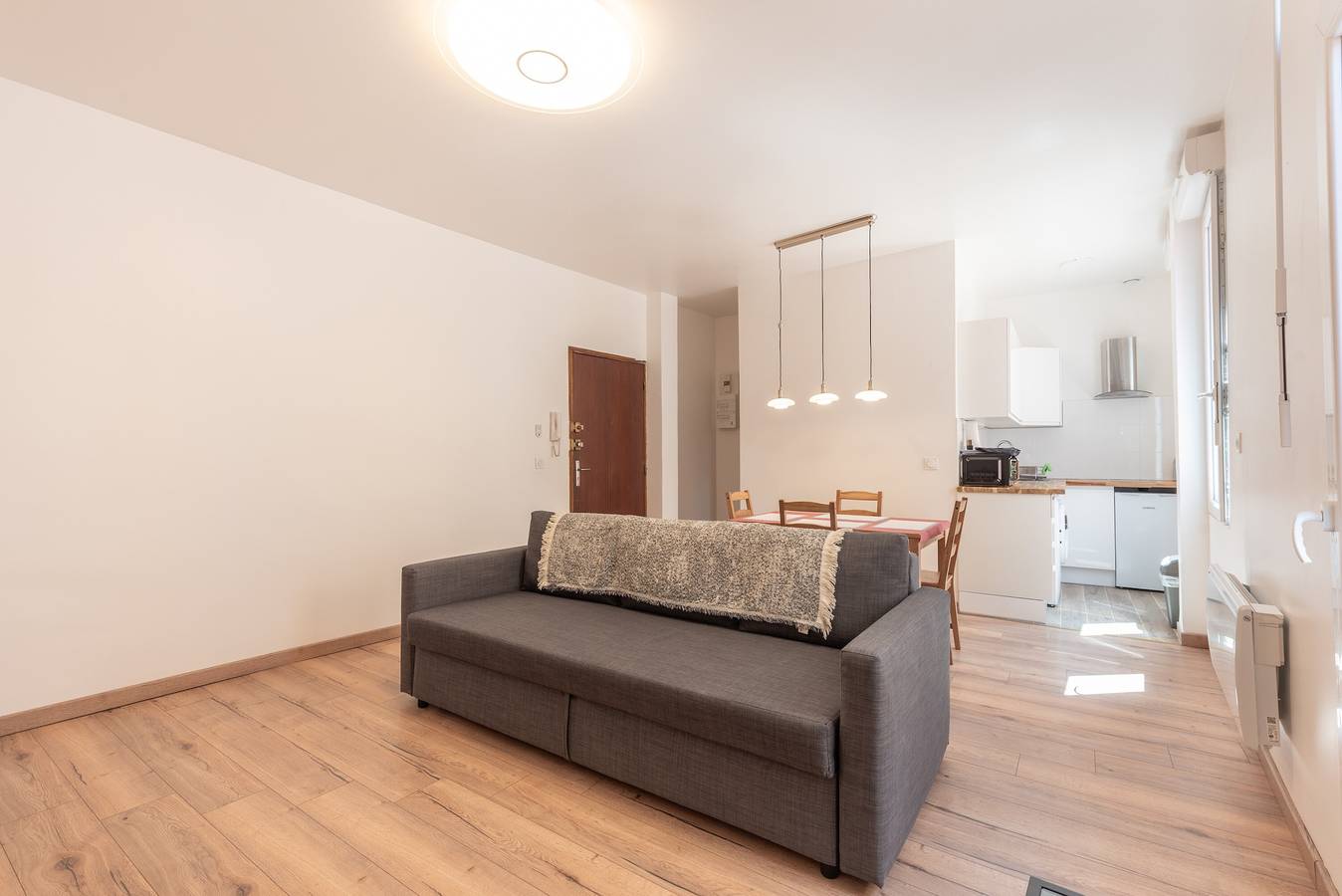Entire apartment, Apartment 'Grottes De Lourdes - 4 Pers' with Wi-Fi in Lourdes, Hautes-Pyrénées