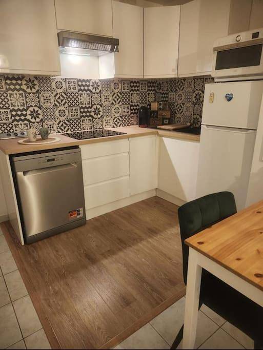 Gîte pour 3 personnes, avec Balcon et Jacuzzi ainsi que Terrasse et Jardin à Avion (Pas-de-Calais)