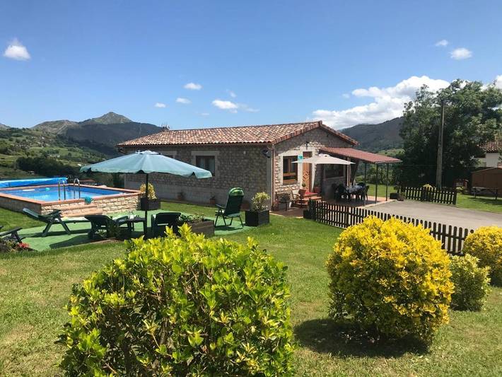 Apartamento para 8 personas, con Terraza y Jardín además de Piscina y Vistas en Parres