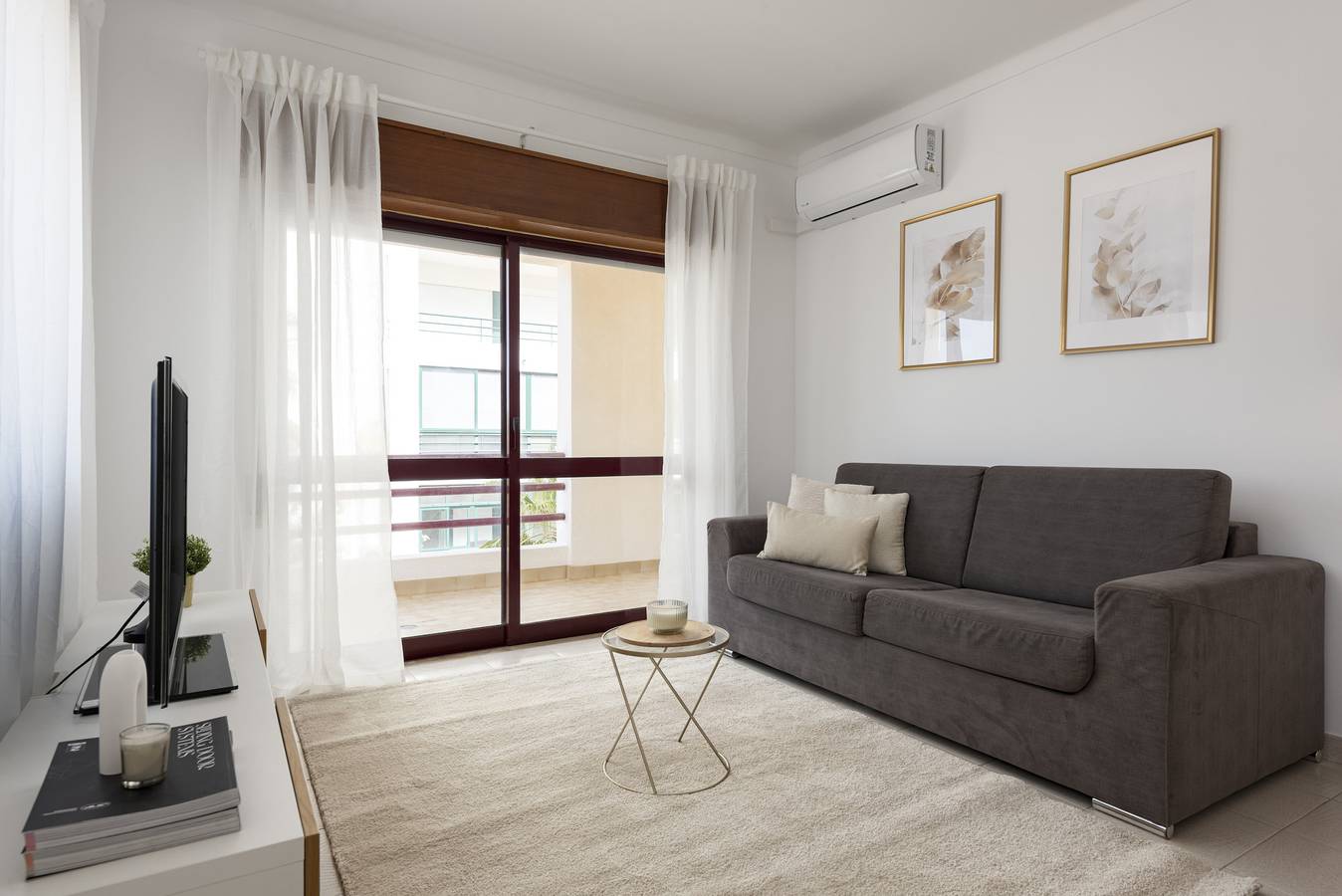 Ganze Wohnung, Mare Viva - Seafront with pool by Hd in Cavacos, Quarteira