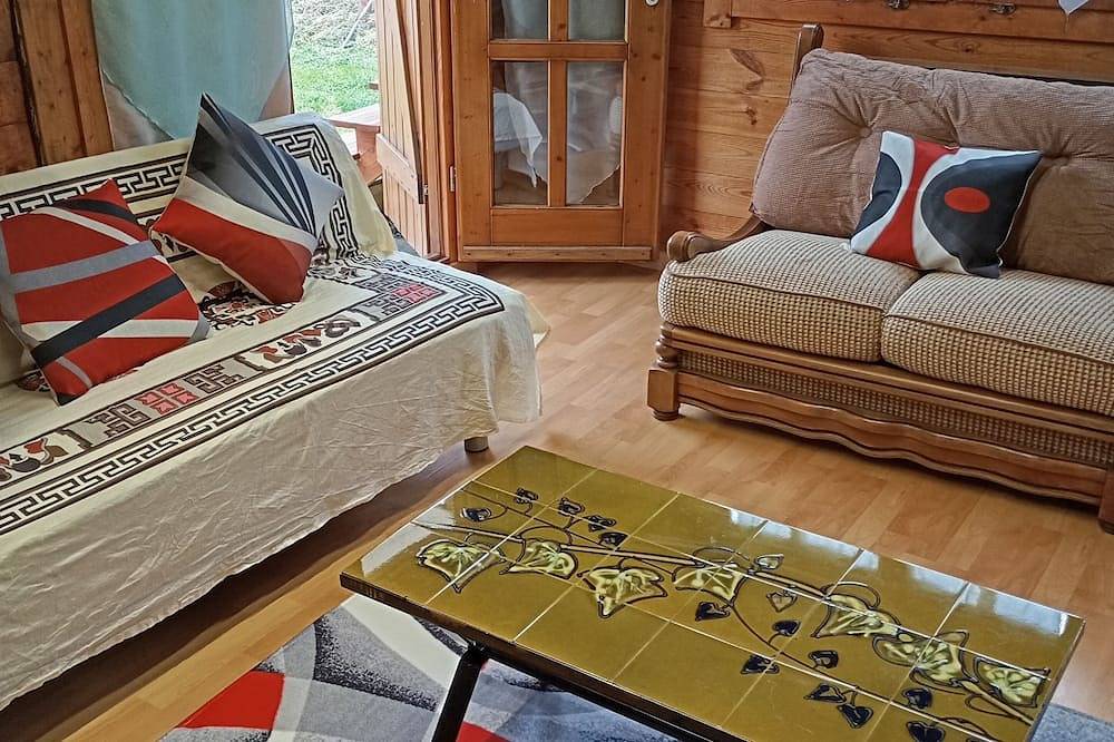 Charming chalet with Wifi and Ac in peaceful Bobigny in Bobigny, Seine-Saint-Denis