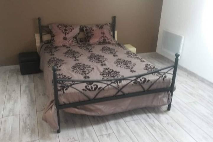 Location de vacances pour 5 personnes, avec jacuzzi ainsi que jardin et piscine à Saint-Martin-de-Crau - 2