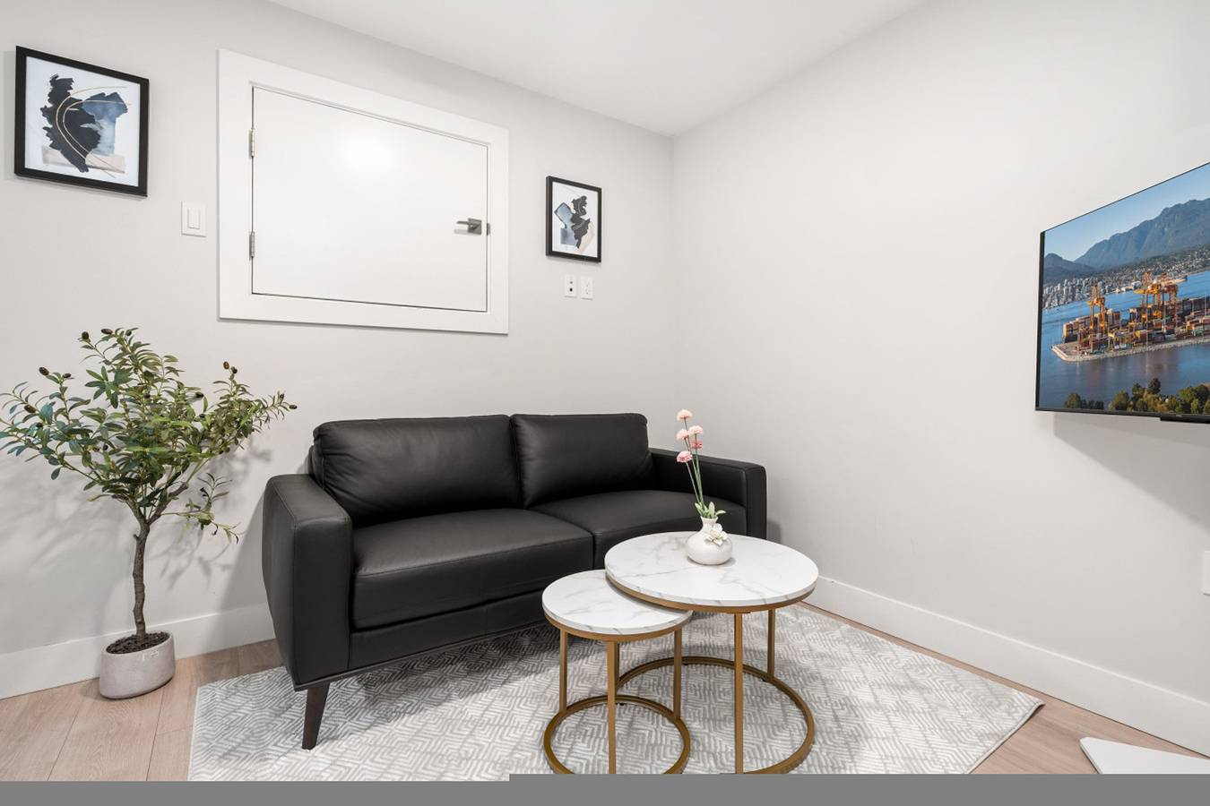 Geheel appartement, Modern 2Br Basement Suite | Steps to Skytrain in Vancouver, Brits-Columbia