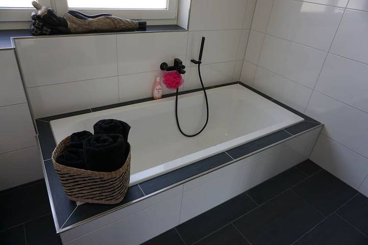 Ganze Wohnung, Apartments- Saaldorf Wg 6 mit Balkon und Blick auf den Stausee in Saaldorf, Bad Lobenstein