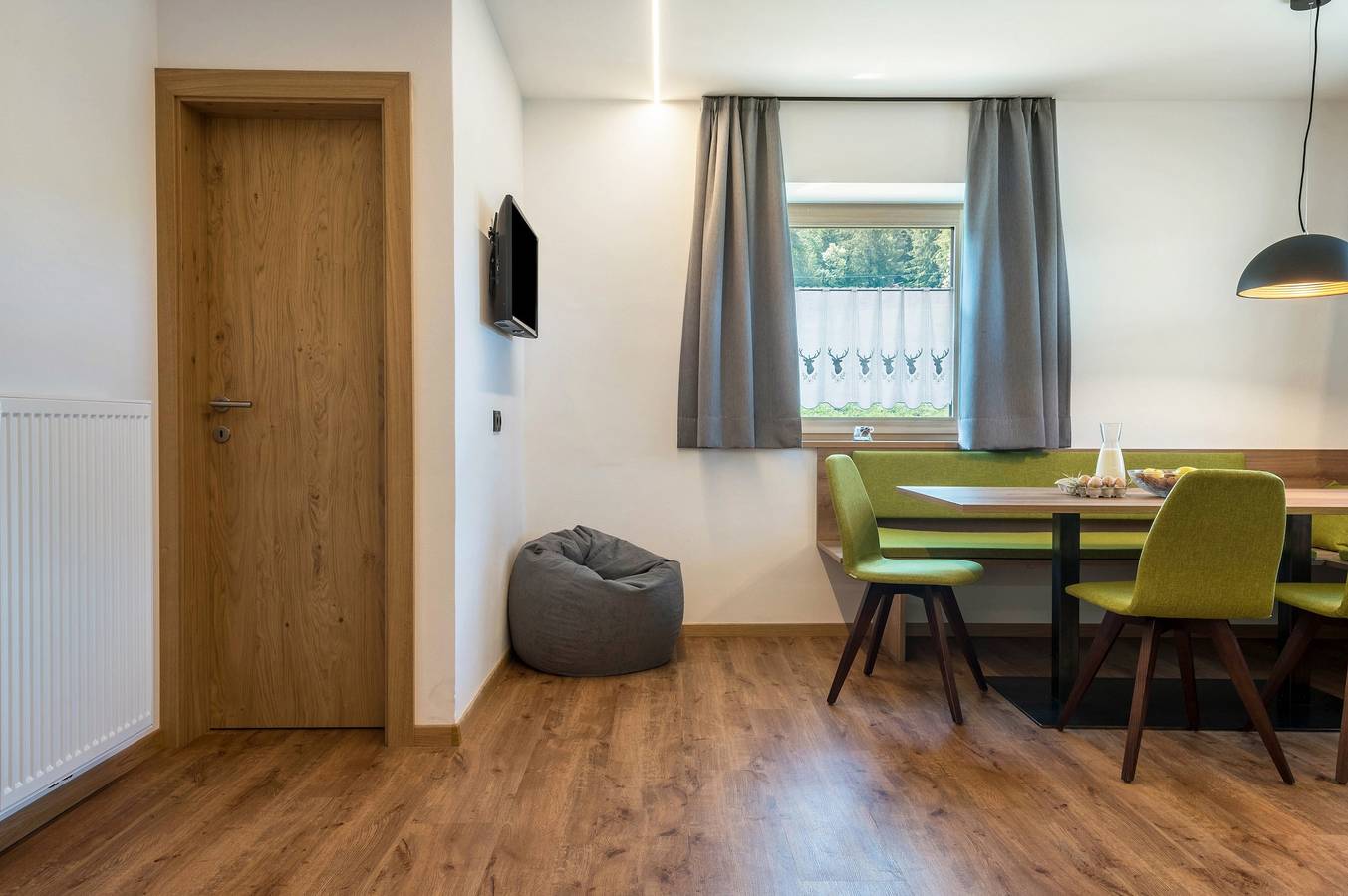 Ganze Wohnung, Ferienwohnung 'Morodeserhof Apt Puflatsch' mit Bergblick, Gemeinschaftsterrasse und Wlan in Tiosels, Kastelruth