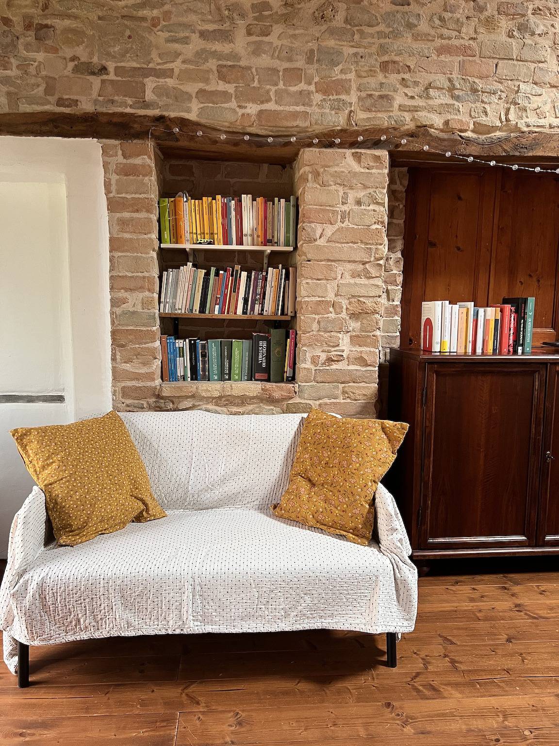 The Bookhouse home B&B – Nachhaltiges Refugium im Grünen nahe Jesi in Poggio San Marcello, Ancona Provinz