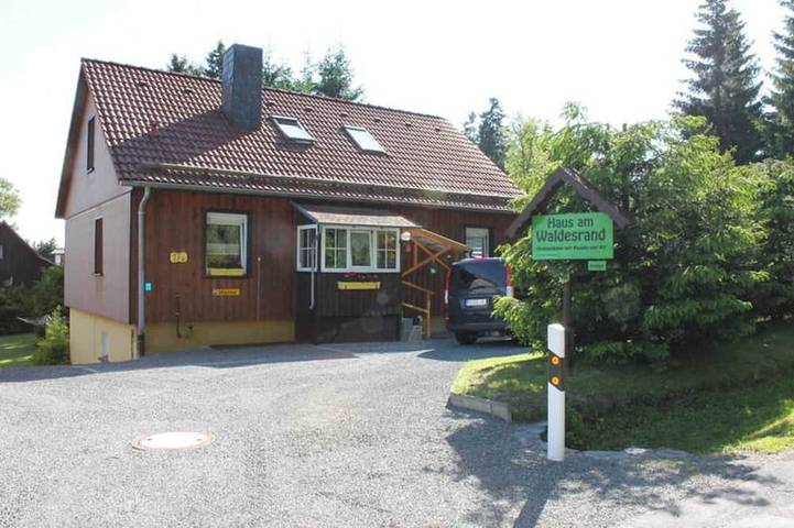 Ferienwohnung für 4 Personen, mit Terrasse und Garten in Tanne