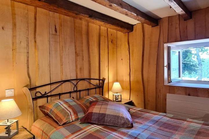 Gîte pour 6 personnes, avec Terrasse et Jardin dans Chalmazel-Jeansagnière - 4