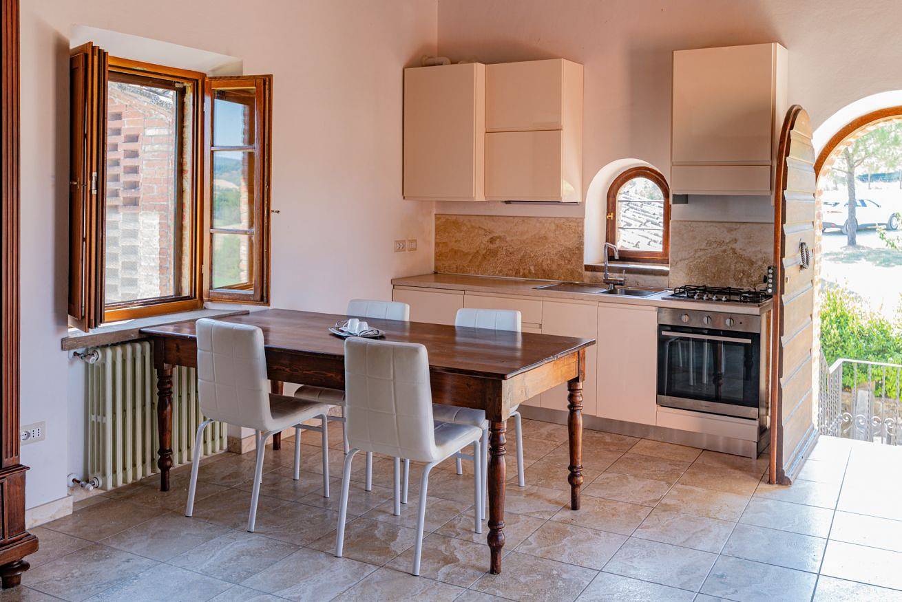 Ganze Wohnung, Torre- Chiarne Lovely Flat with Panoramic Terrace! in Asciano, Siena Provinz