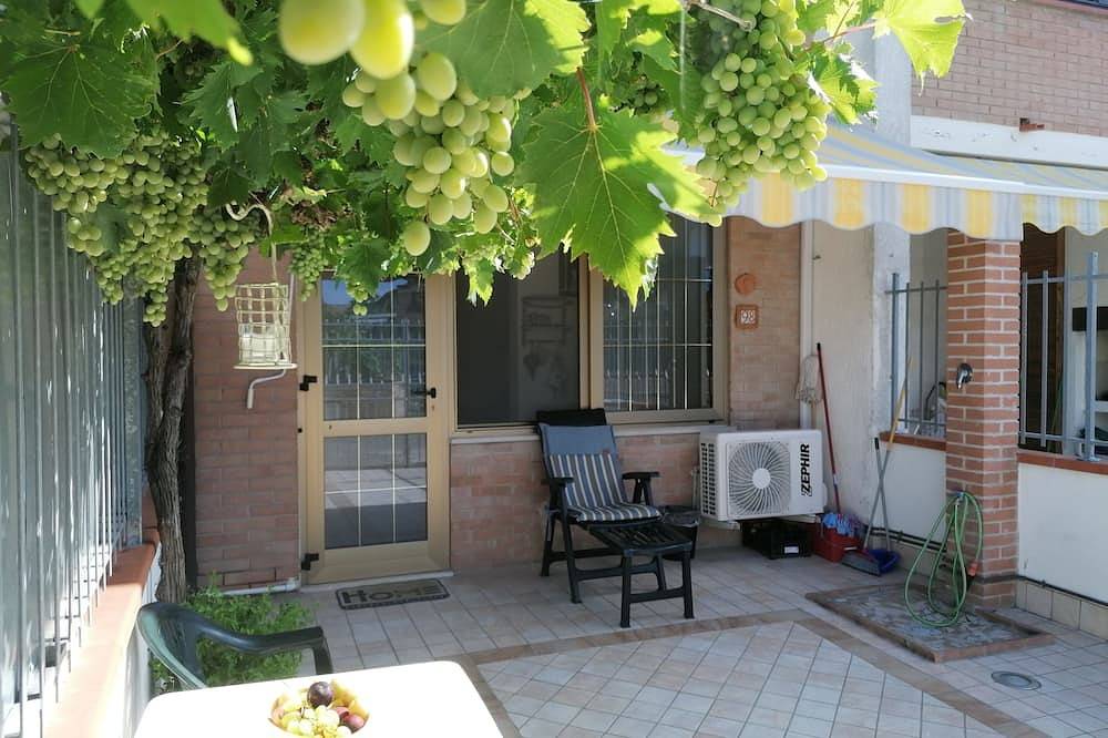 Bonita casa adosada renovada y con aire acondicionado a pocos pasos del mar in Lido delle Nazioni, Provincia de Ferrara