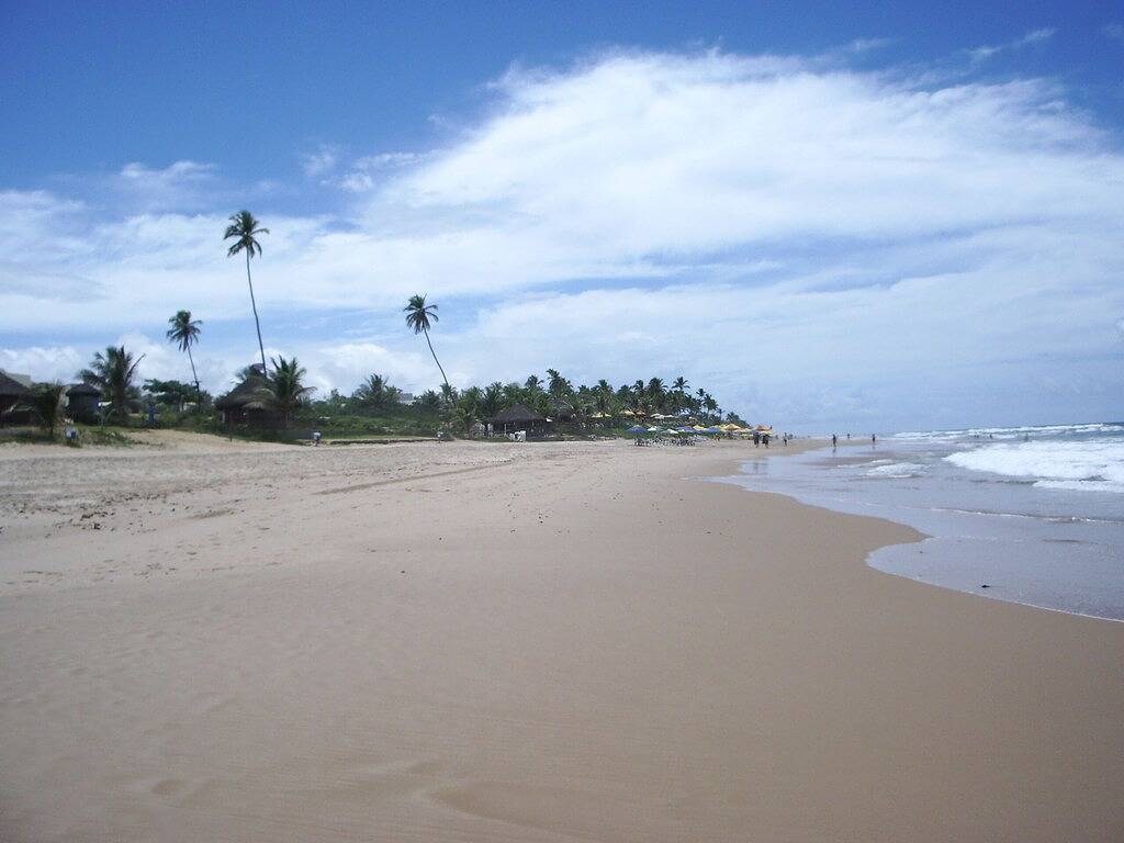 Ganze Wohnung, Schöne Maisonette-Wohnung - Stella Maris. 100 m vom meer entfernt in Praia do Flamengo, Salvador