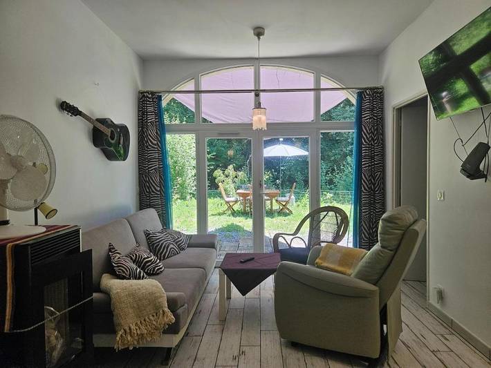 Gîte pour 5 personnes, avec jardin à Buros - 4