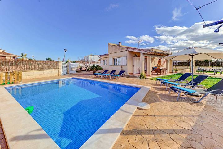 Villa für 6 Personen, mit Balkon und Terrasse in Playa de Muro