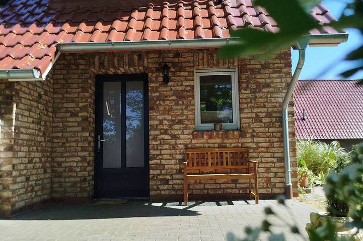 Ferienhaus für 4 Personen, mit Garten und Balkon in Aurich