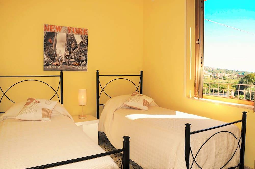 Entire apartment, House \"Al vico dei lemons\" between the countryside and the sea in Sant'Alessio Siculo, Messina Province