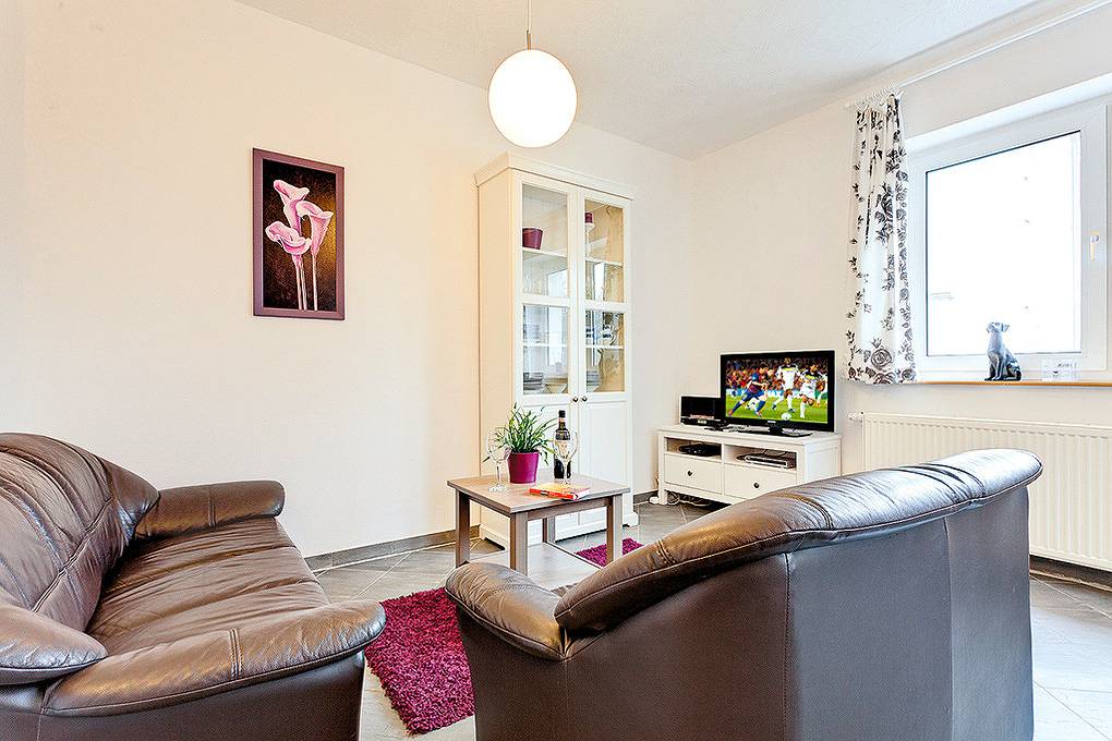 Ganze Ferienwohnung, D 121.014 - Fewo Eg  2-4 Pers. in Juliusruh, Rügen