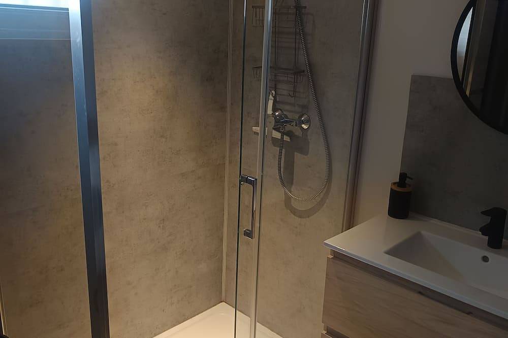 Appartement entier, Appartement avec extérieur in Mirebeau, Vienne (France)